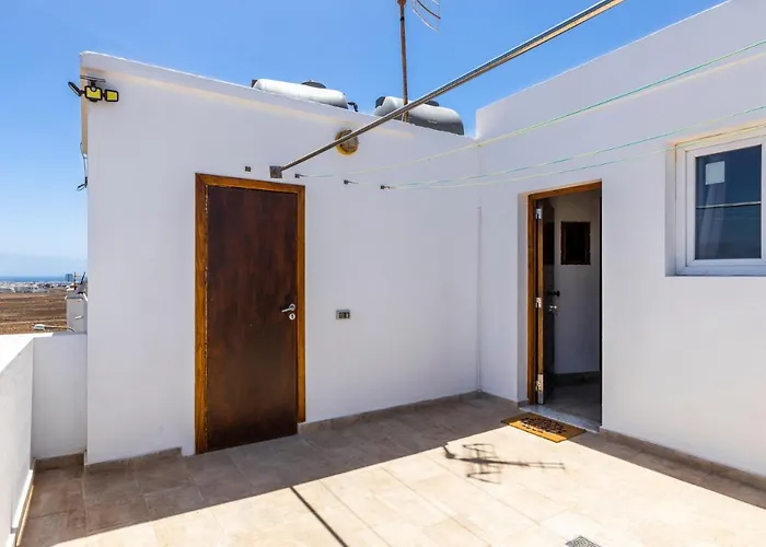 E Ensuite Vacation Apartment Lanzarote